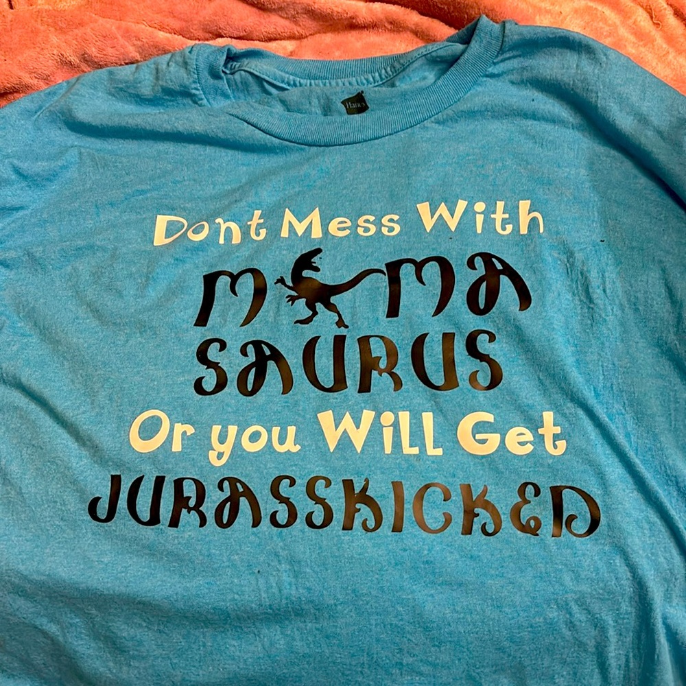 T-shirt size large